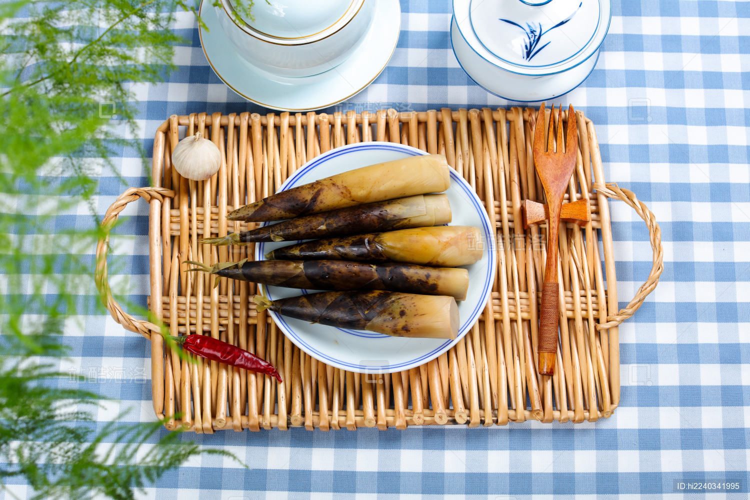 美味小吃手剥笋