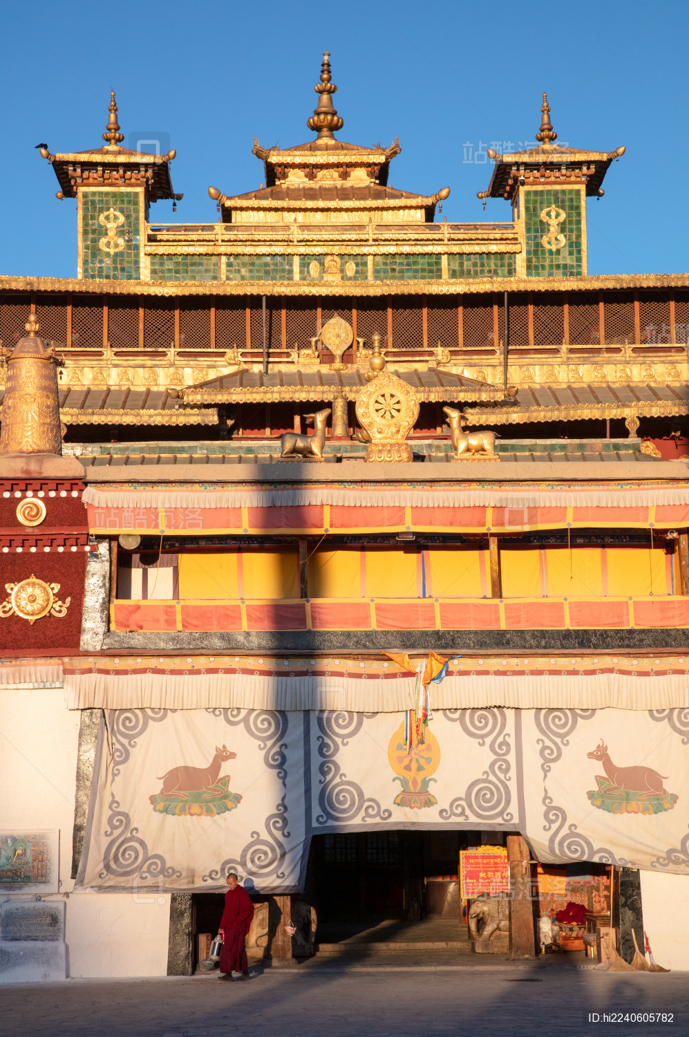 中国西藏山南桑耶寺清晨的乌孜大殿