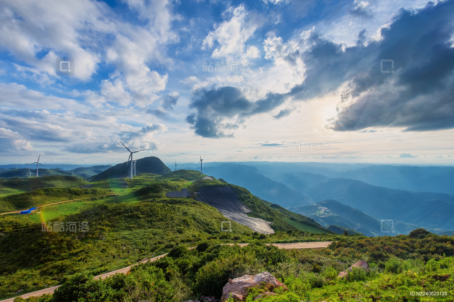 云南省文山州丘北县舍得草场自然风光