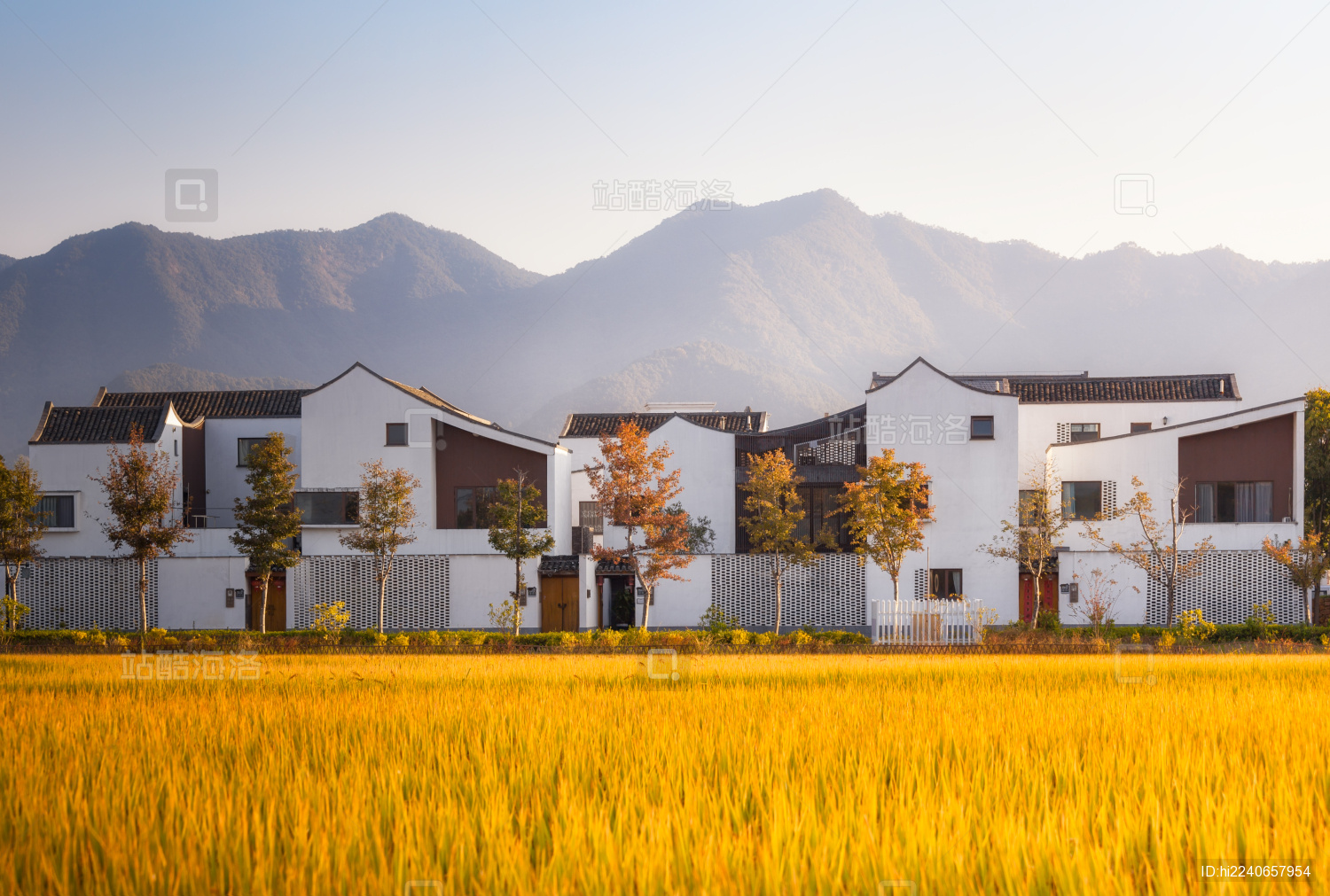 中国杭州市富阳区东梓关村自然建筑风光