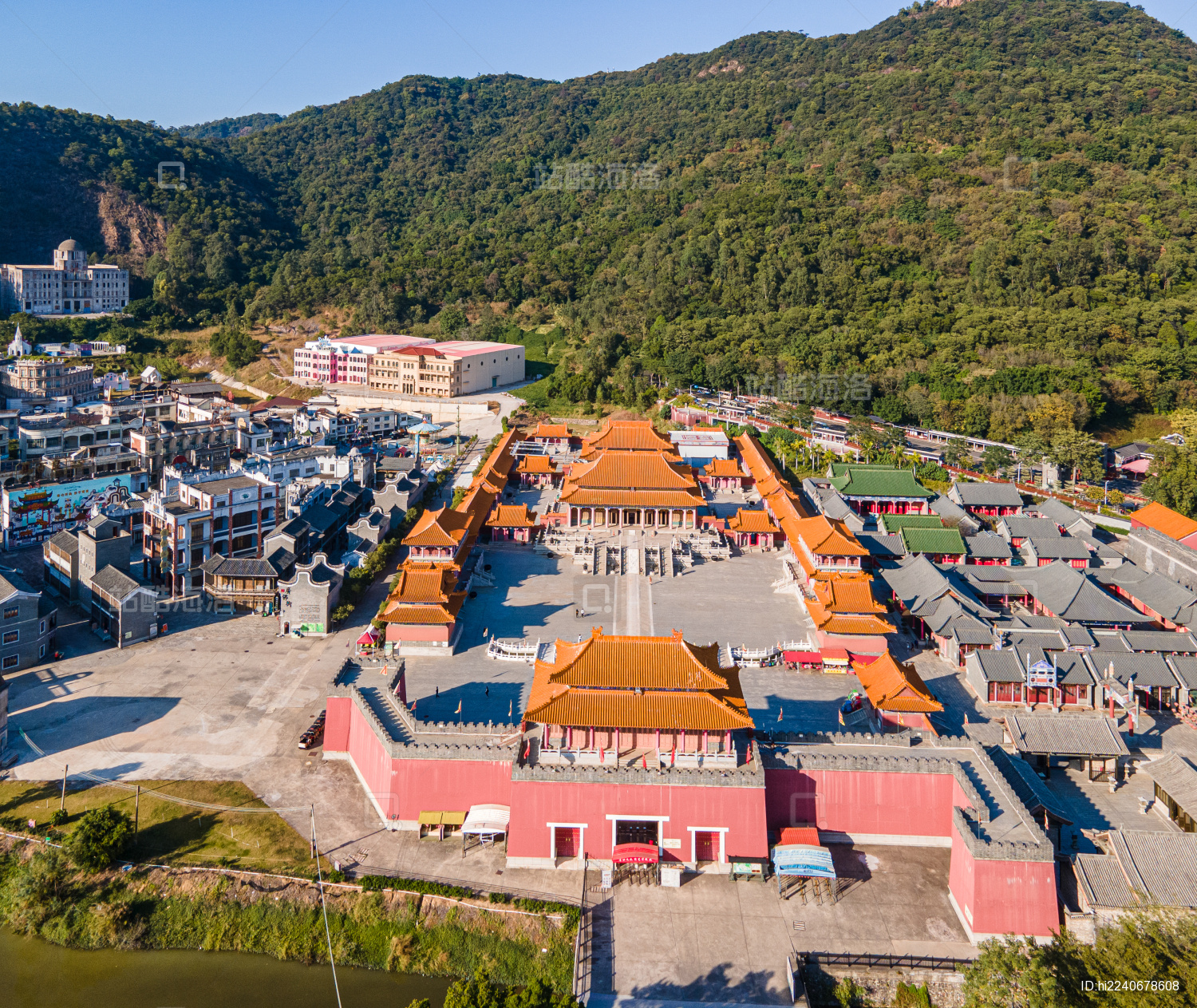 航拍佛山南海西樵山国艺影视城