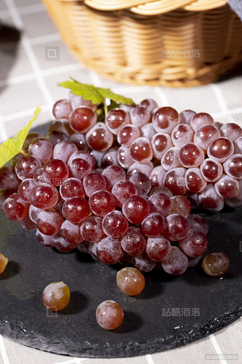 吉娃娃葡萄水果美味