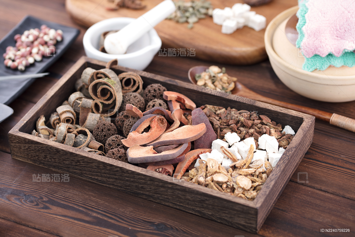 配制好的中药在盒子里