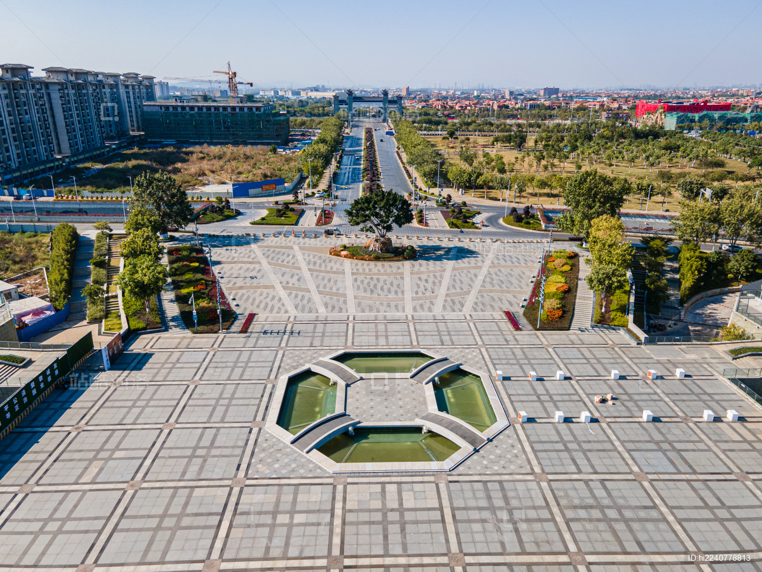 中国佛山南海西樵山听音湖和听音广场