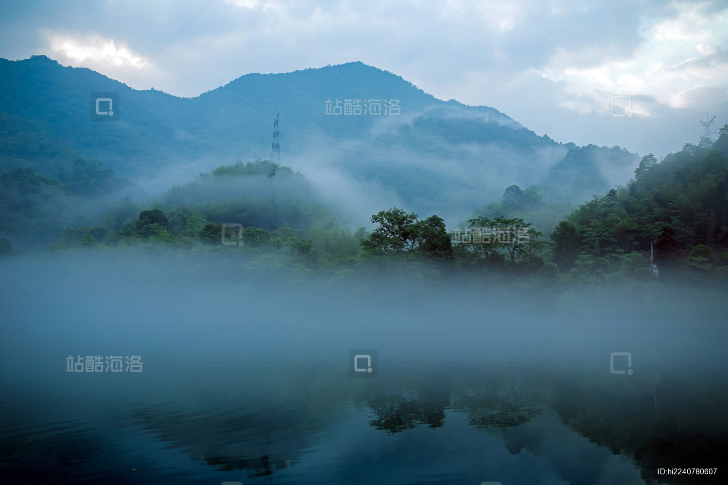 中国湖南郴州雾漫小东江