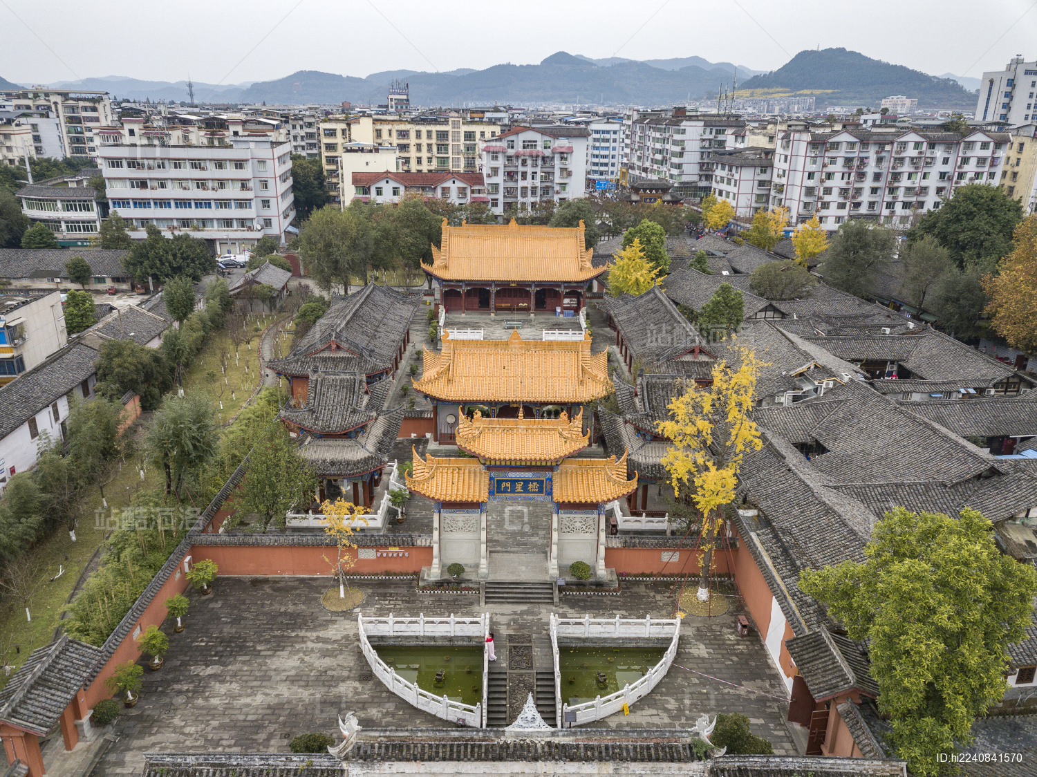 航拍中国四川省南充市阆中古城文庙