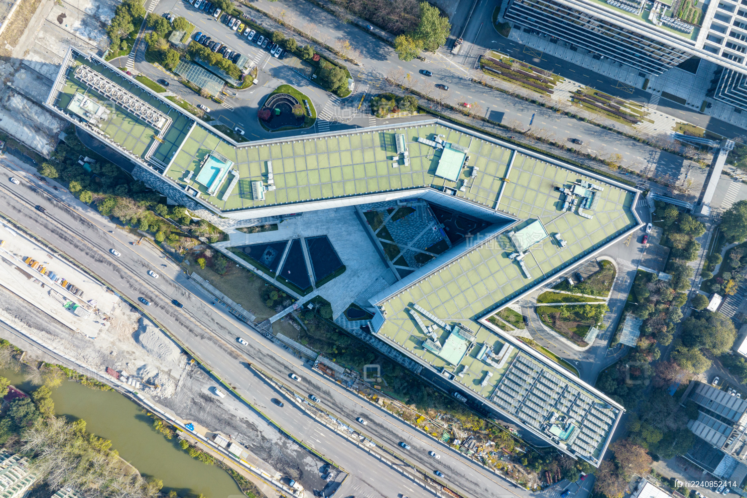 航拍中国浙江省杭州市的蚂蚁金服Z空间