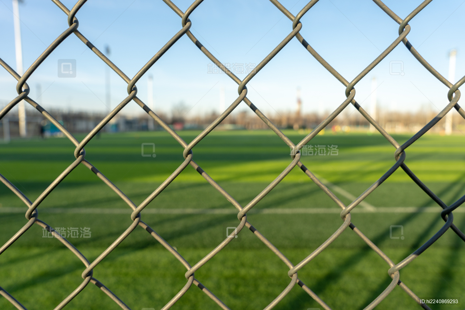 足球场的铁丝网