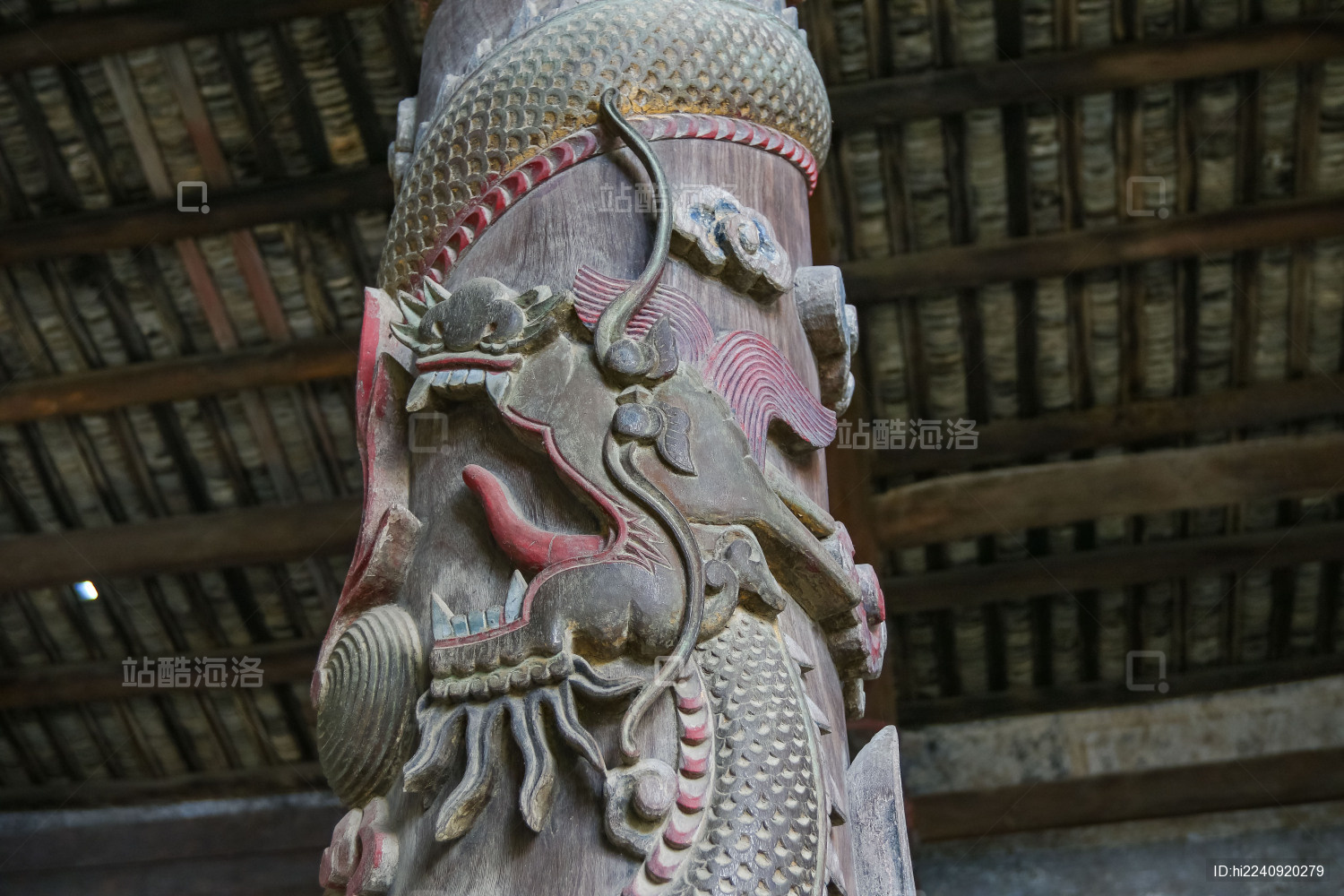 广西岑溪邓公庙文物盘龙柱