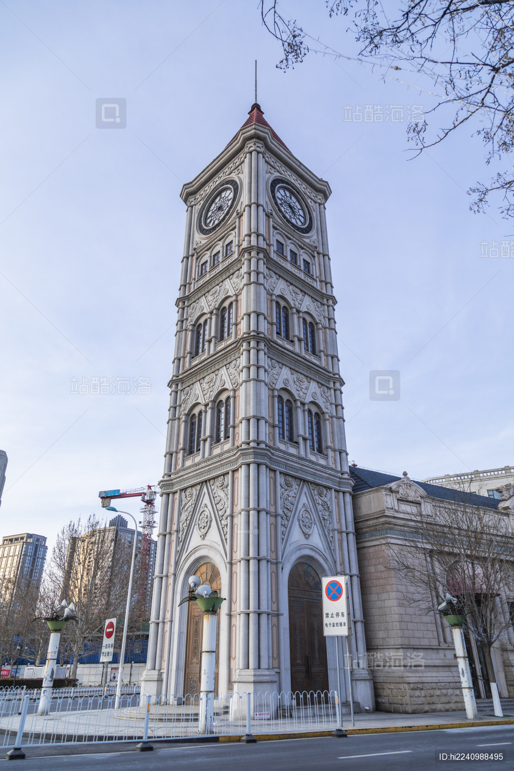 天津建筑钟楼公园风光