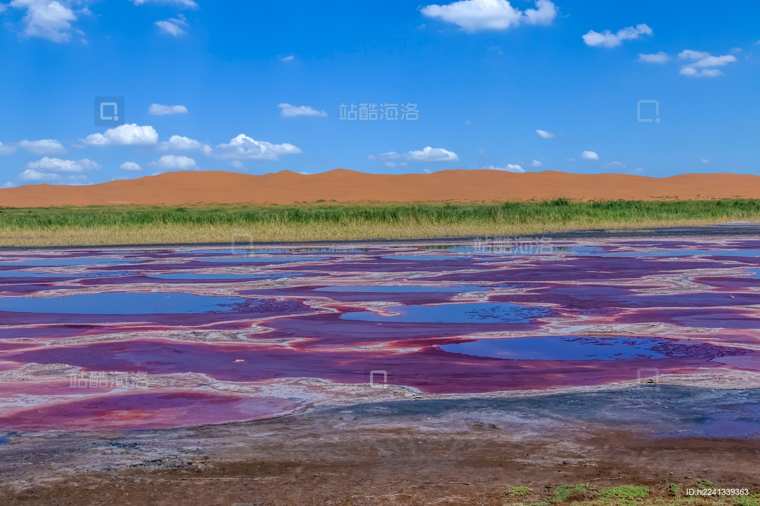 中国内蒙古阿拉善盟左旗查干呼舒红海子盐湖自然