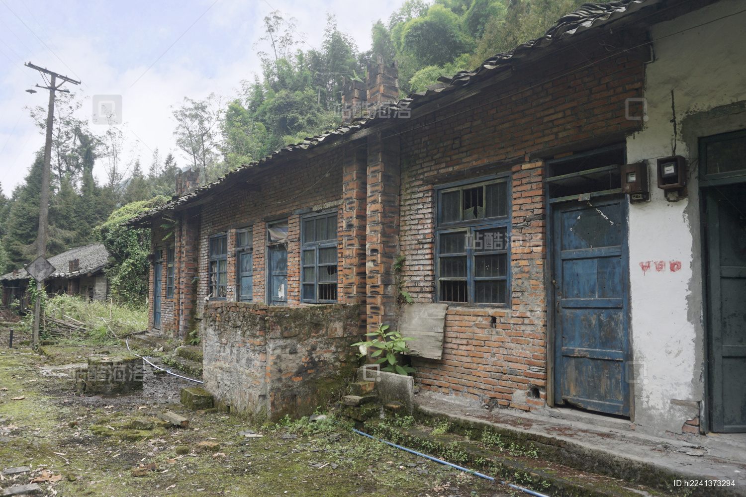 中国四川乐山嘉阳煤矿老式的职工住宅平房