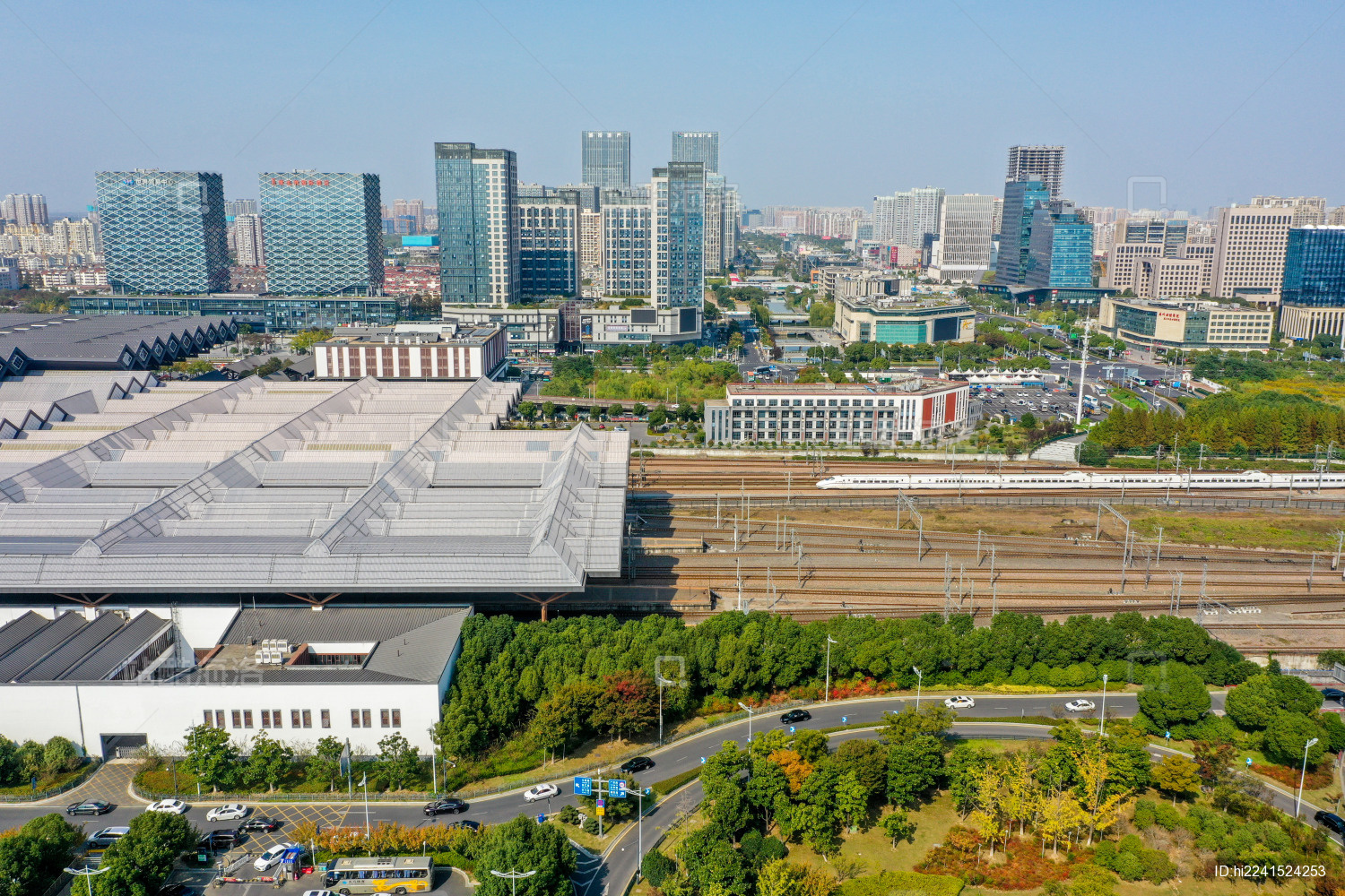 航拍中国江苏苏州火车站铁路站房建筑外景