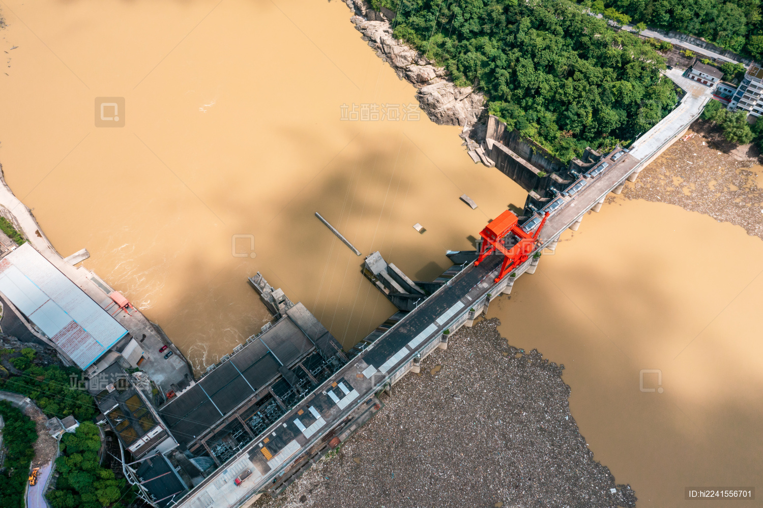 中国陕西汉江石泉县城市石泉大坝水电站水库