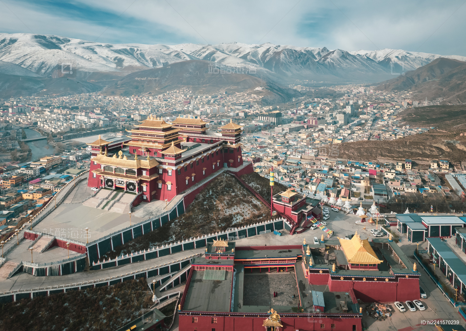 中国青海玉树城市结古寺地标建筑风光航拍
