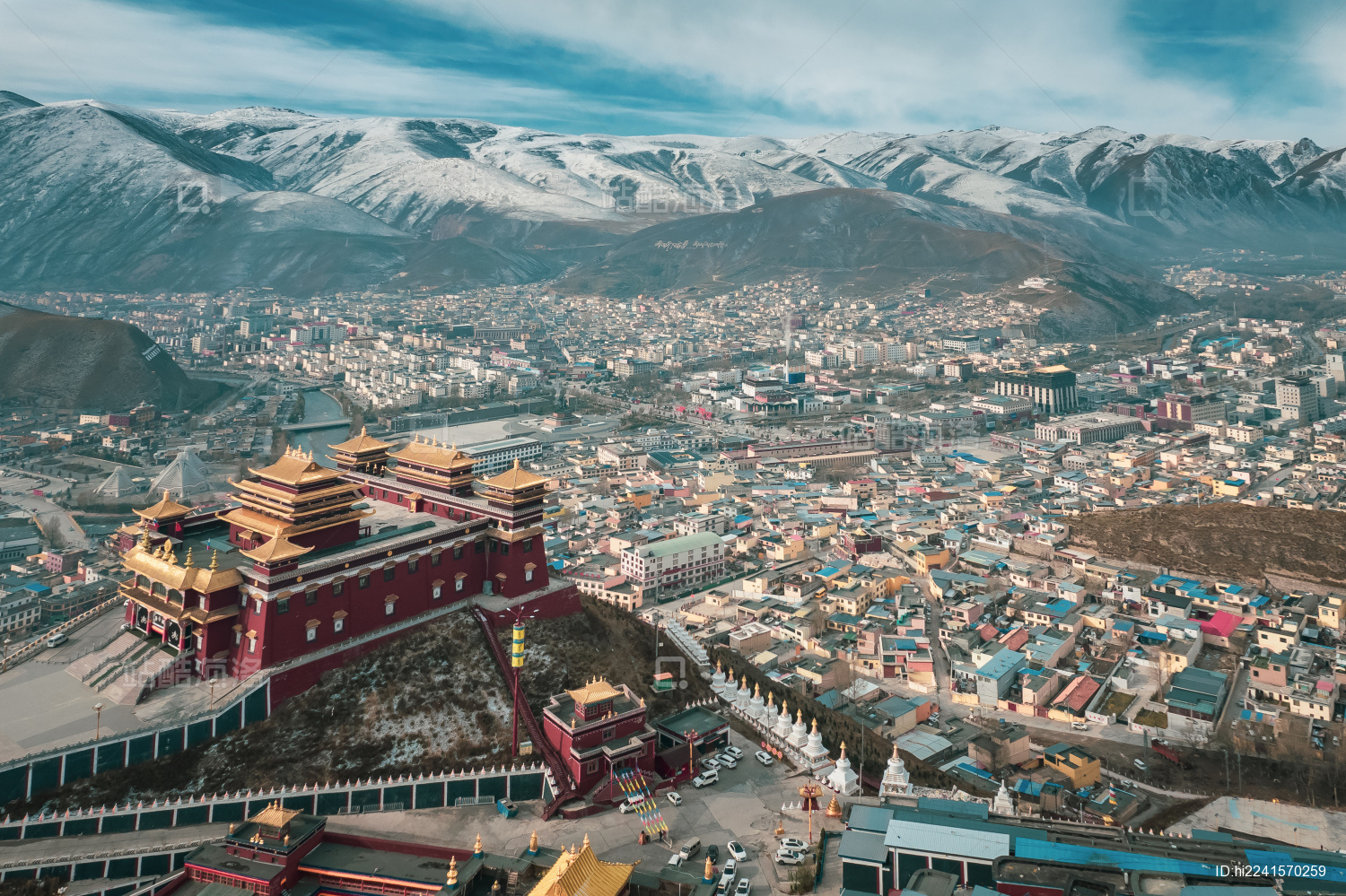 中国青海玉树城市结古寺地标建筑风光航拍