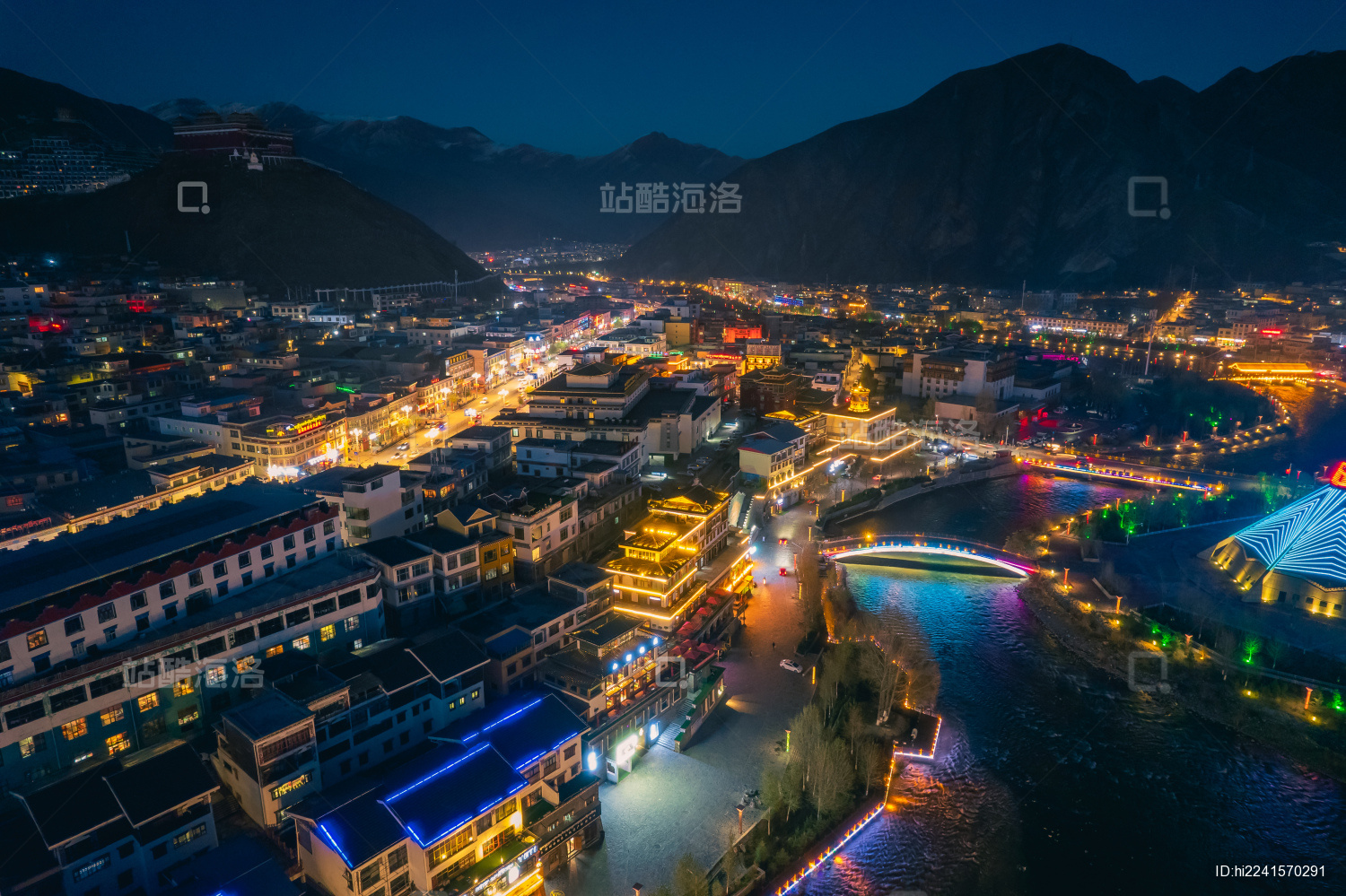 中国青海玉树城市夜景地标建筑风光航拍