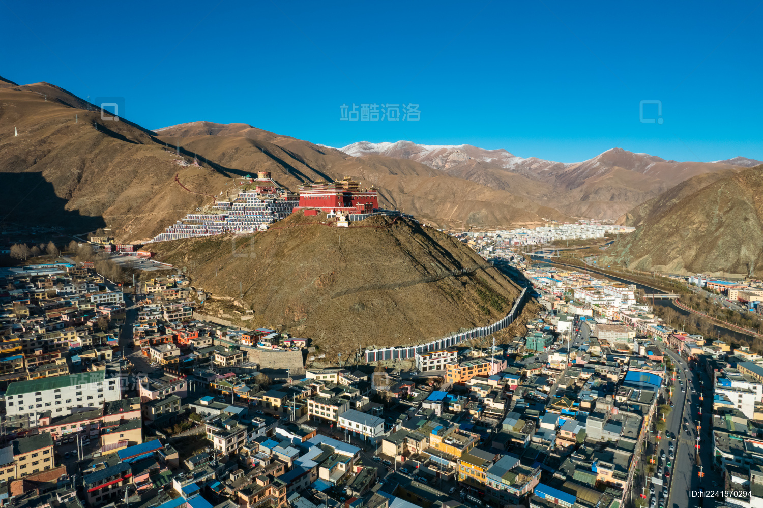 中国青海玉树城市结古寺地标建筑风光航拍