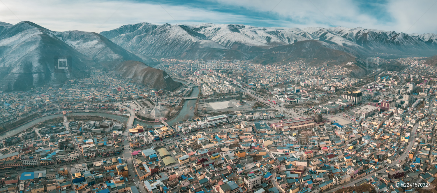 中国青海玉树城市结古寺地标建筑风光航拍