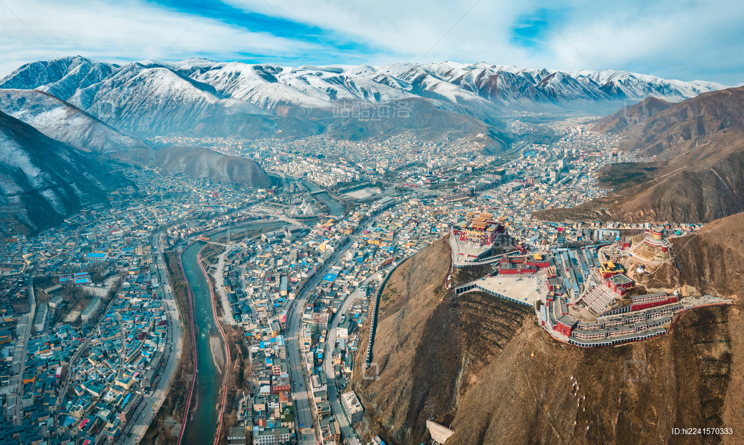 中国青海玉树城市结古寺地标建筑风光航拍