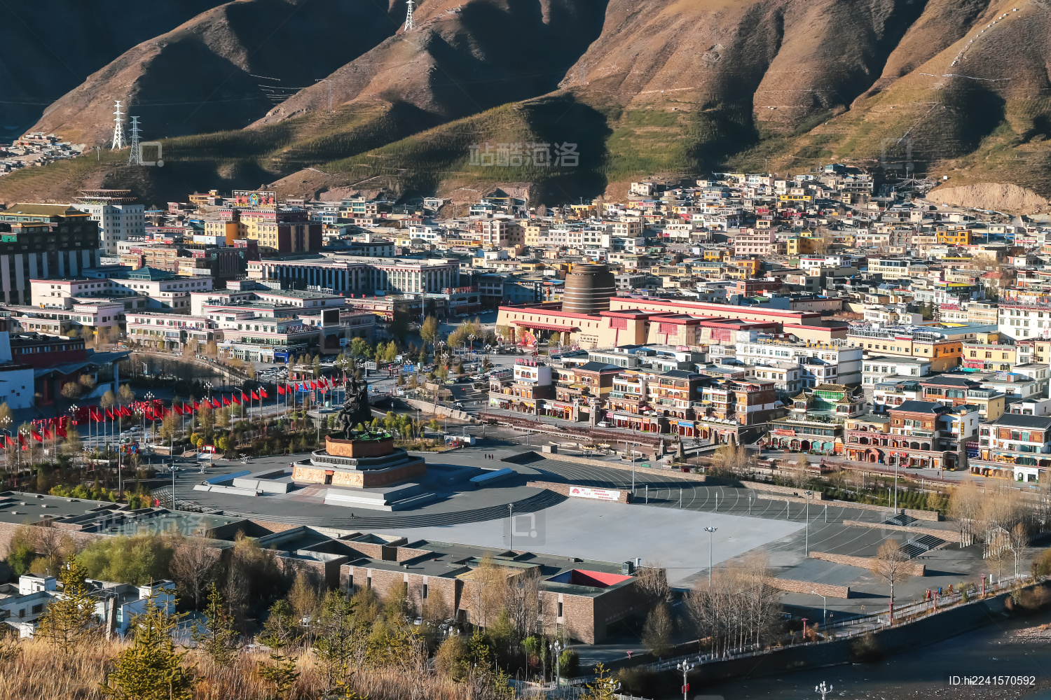 中国青海玉树城市格萨尔王广场地标建筑