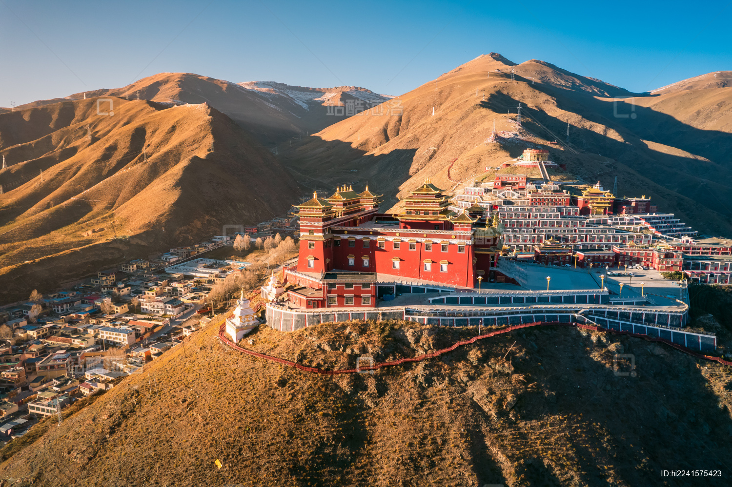 中国青海玉树城市结古寺风光航拍