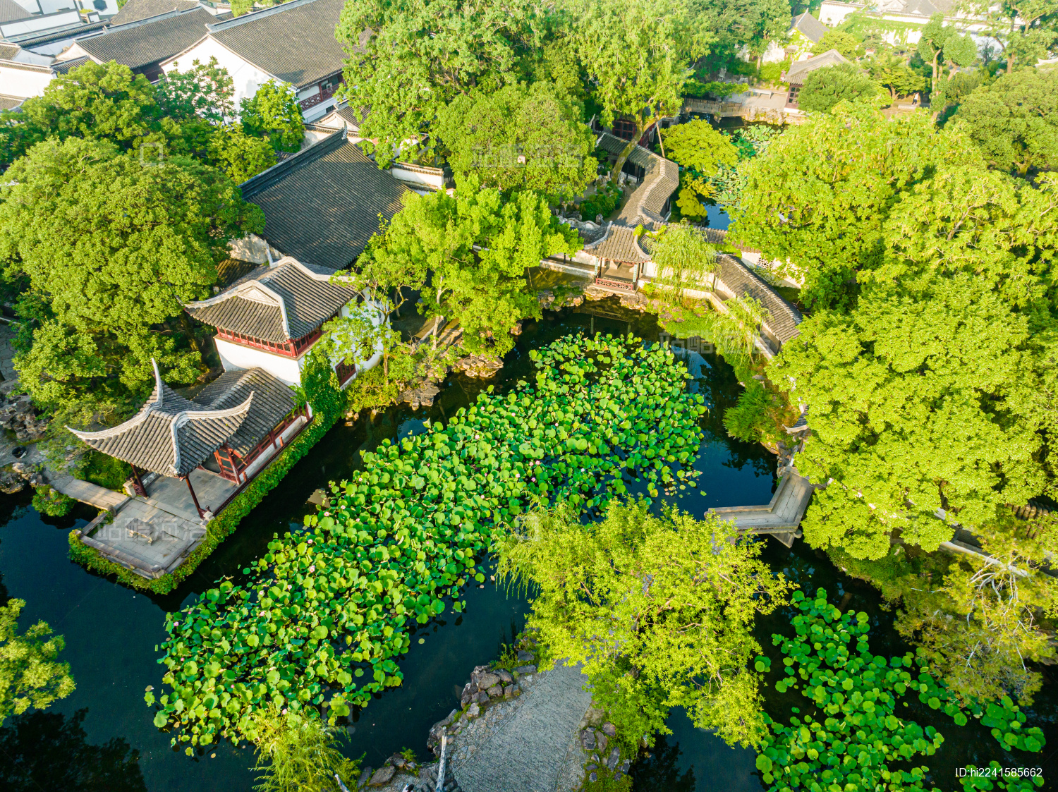 中国江苏苏州园林拙政园航拍