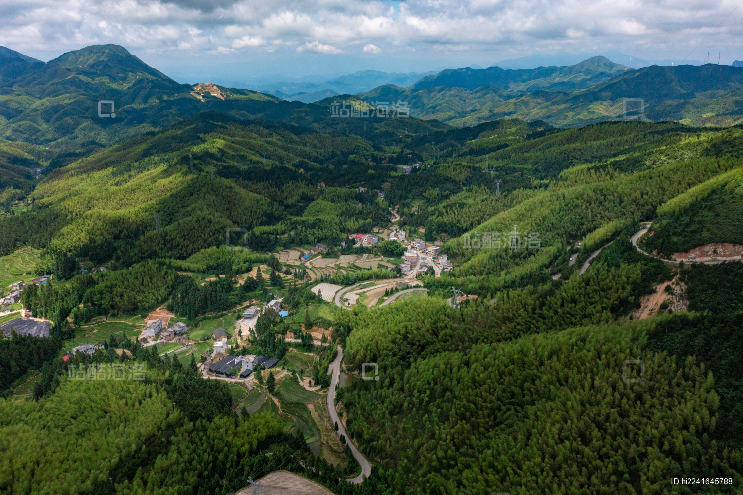 航拍中国湖南郴州仰天湖大草原