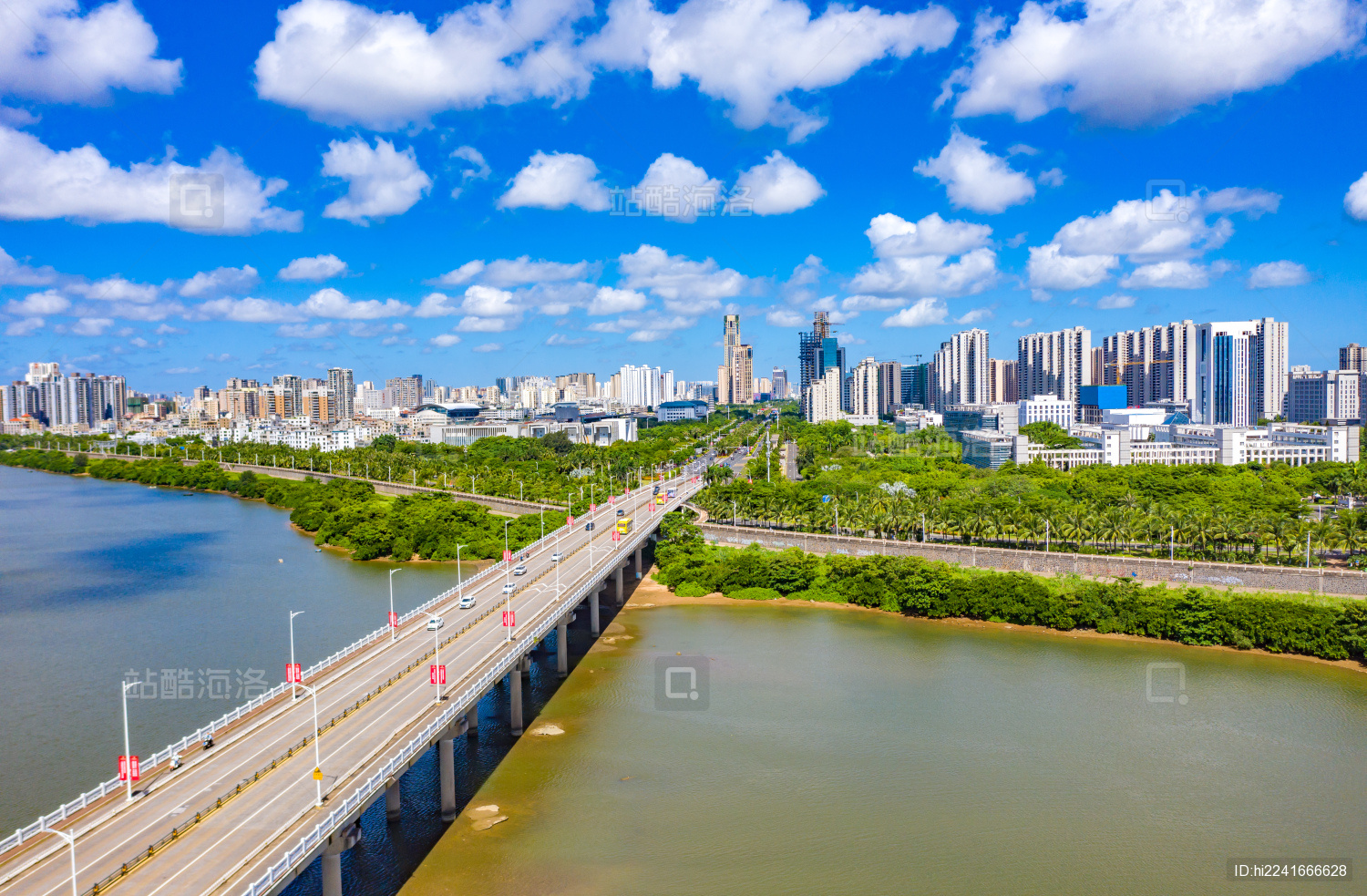 海南省海口市南渡江琼州大桥沿岸城市风光