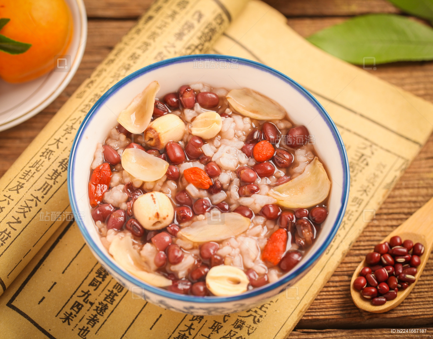 碗里装着的八宝粥