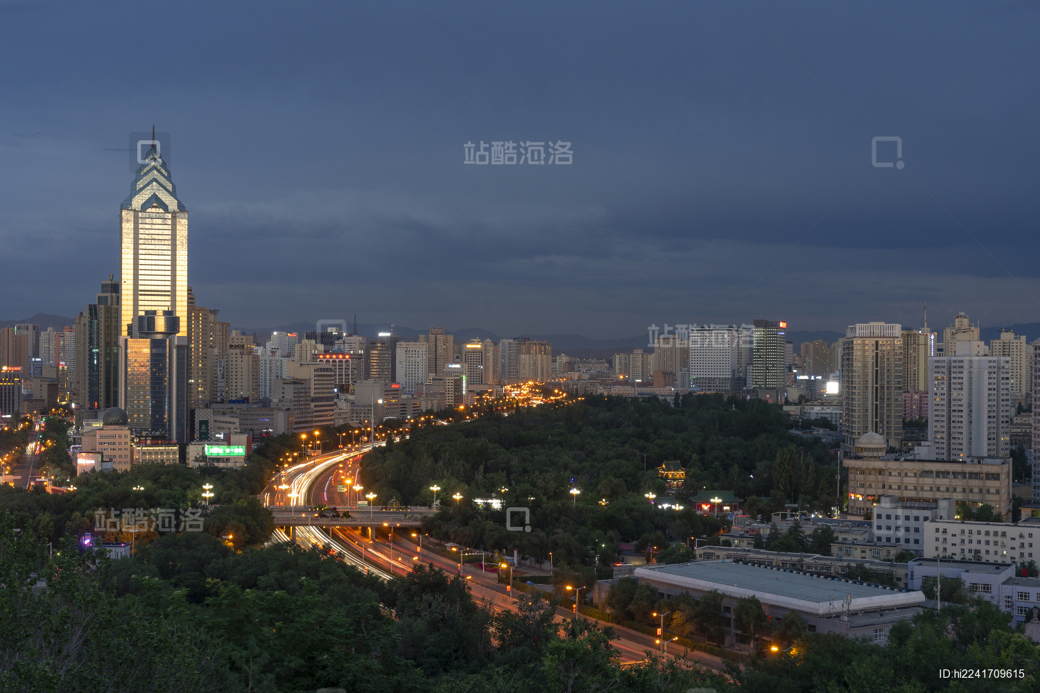 中国新疆自治区乌鲁木齐市天际线夜景