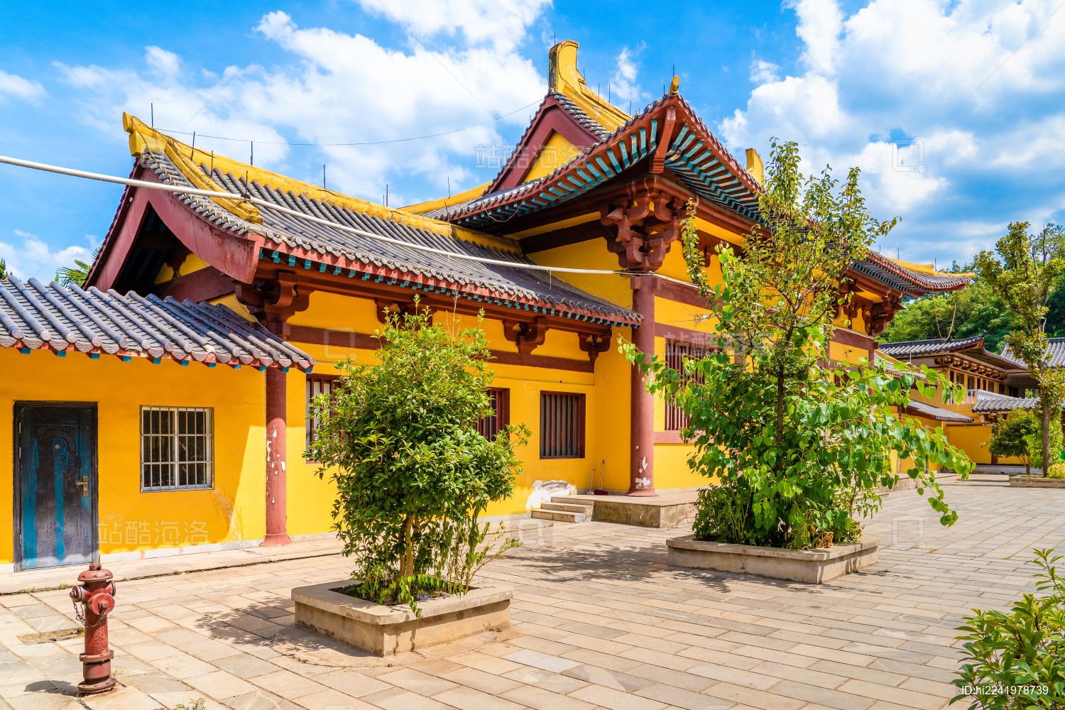 中国湖北省鄂州市西山风景区古灵泉寺