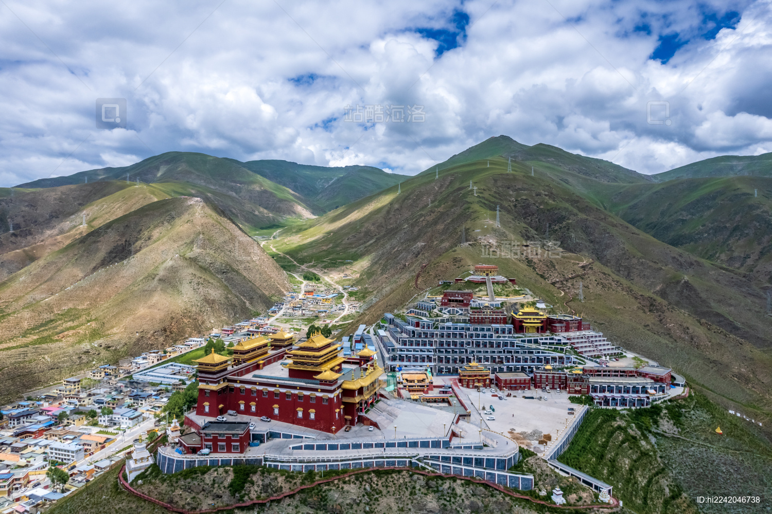 中国青海省玉树市结古寺航拍