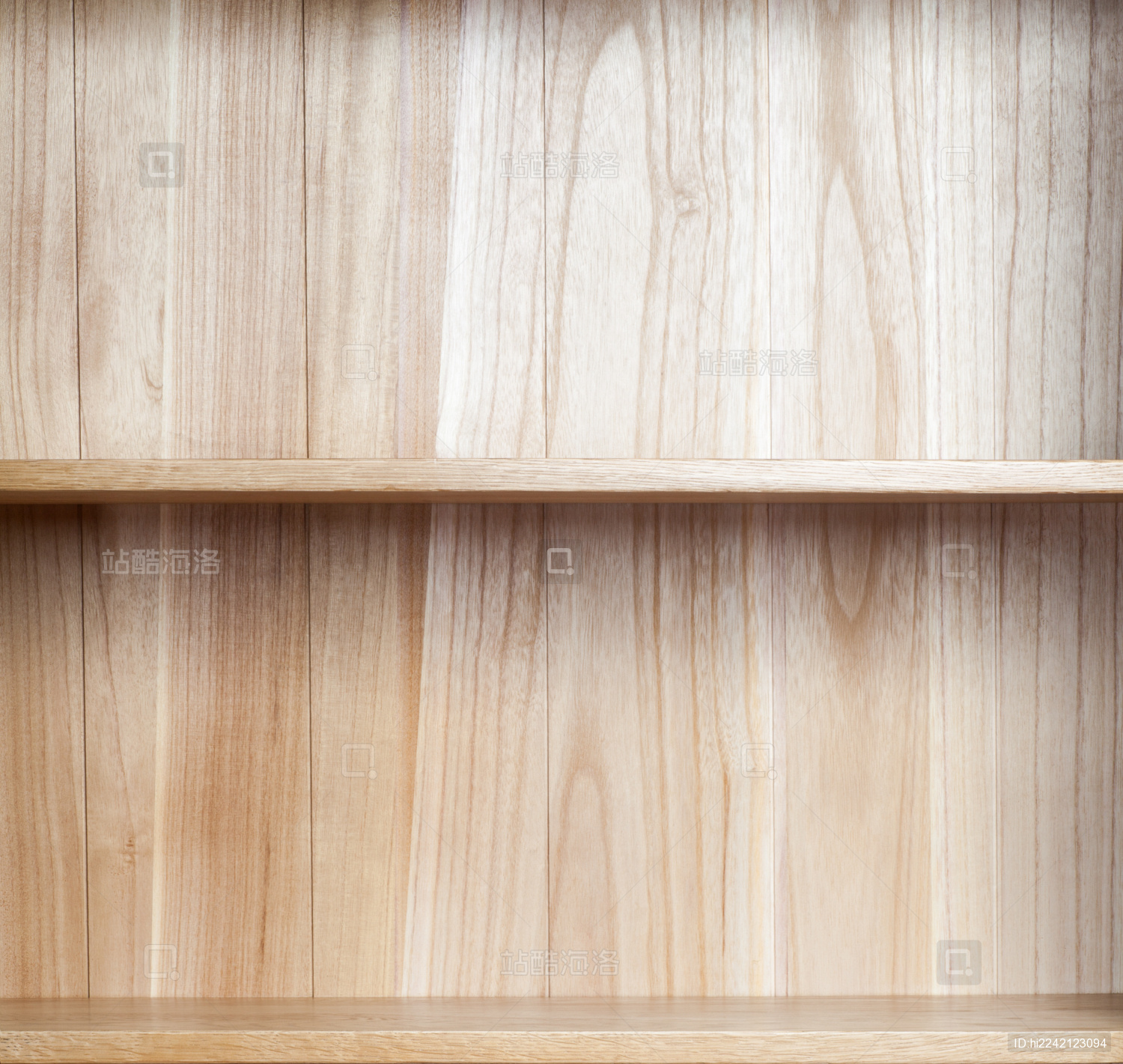 空的实木书架 特写