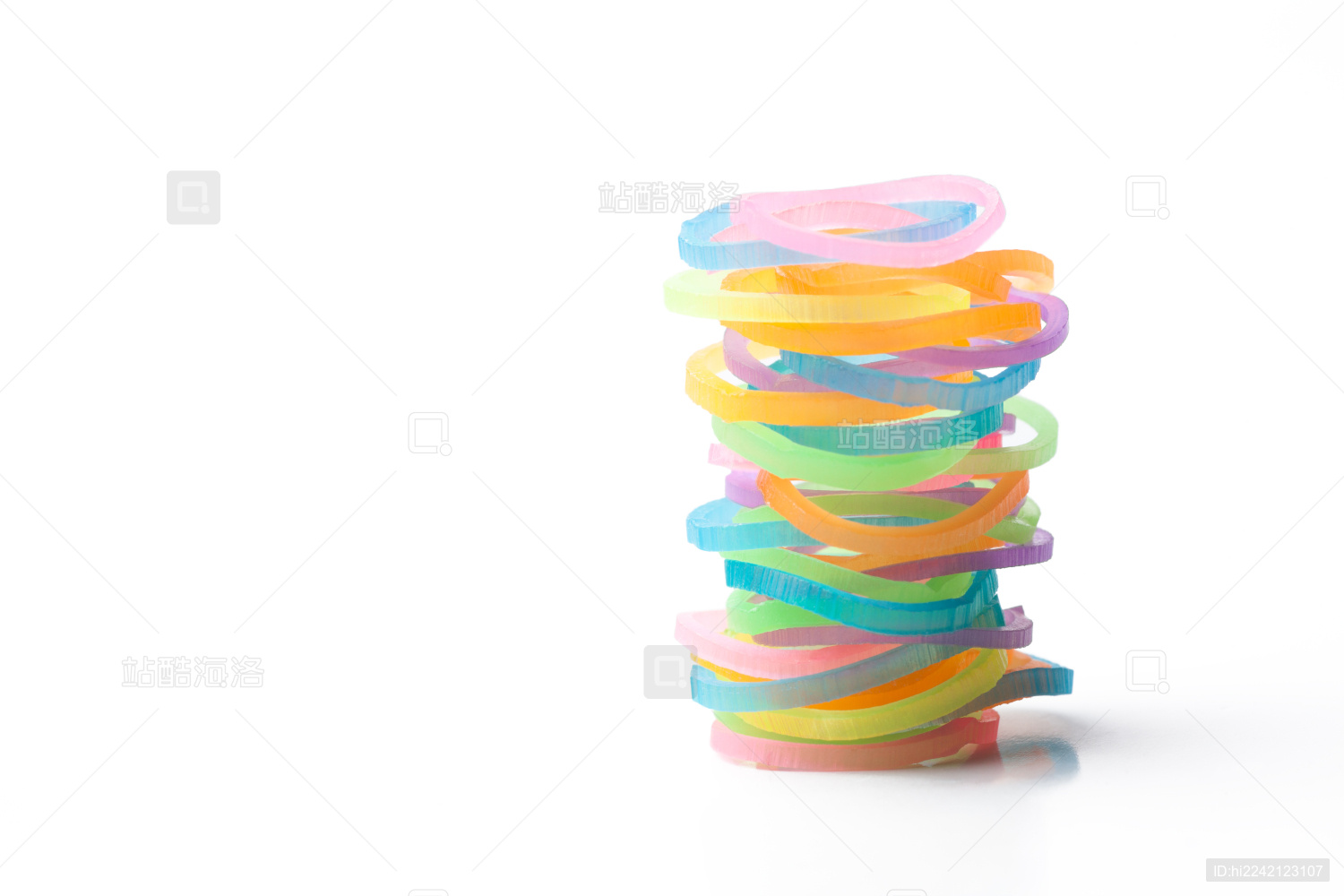 一堆彩色的橡皮筋