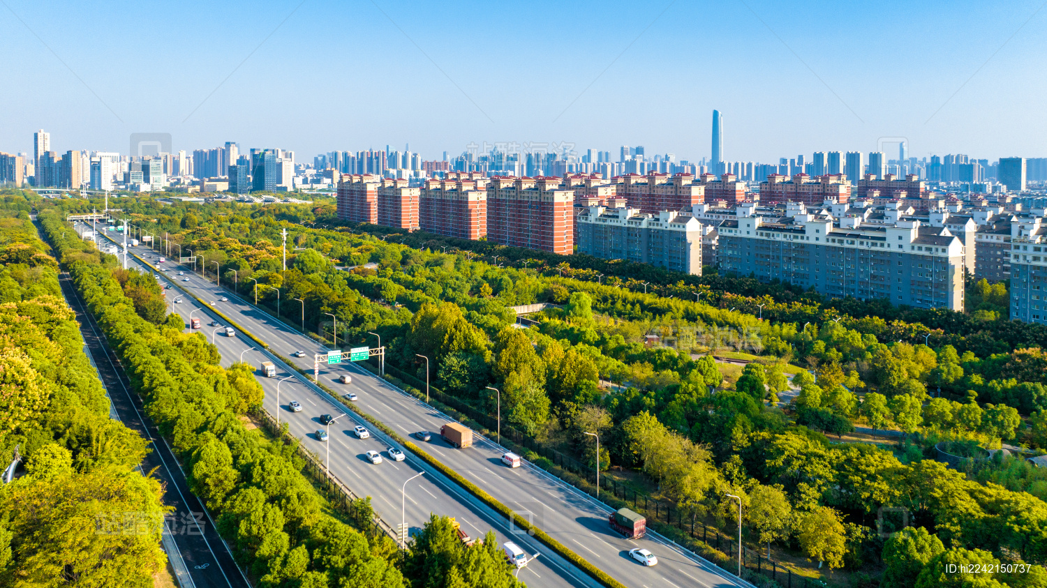 中国湖北武汉三环线园博园段航拍