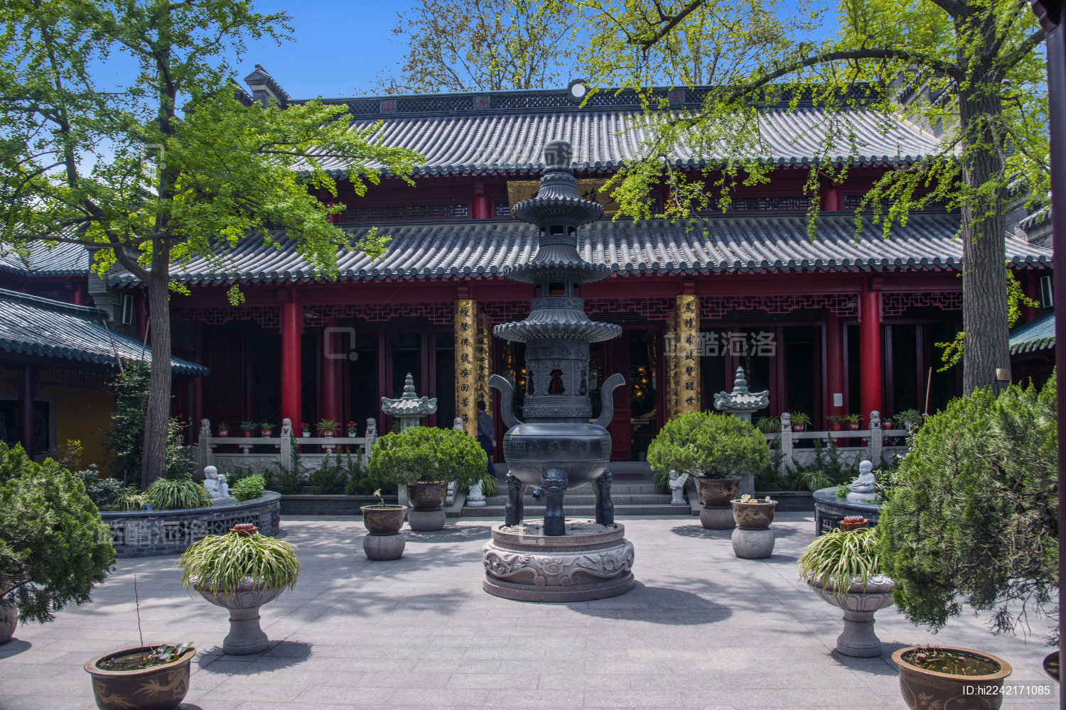 中国扬州瘦西湖法海寺_站酷海洛_正版图片_视频_字体_音乐素材交易