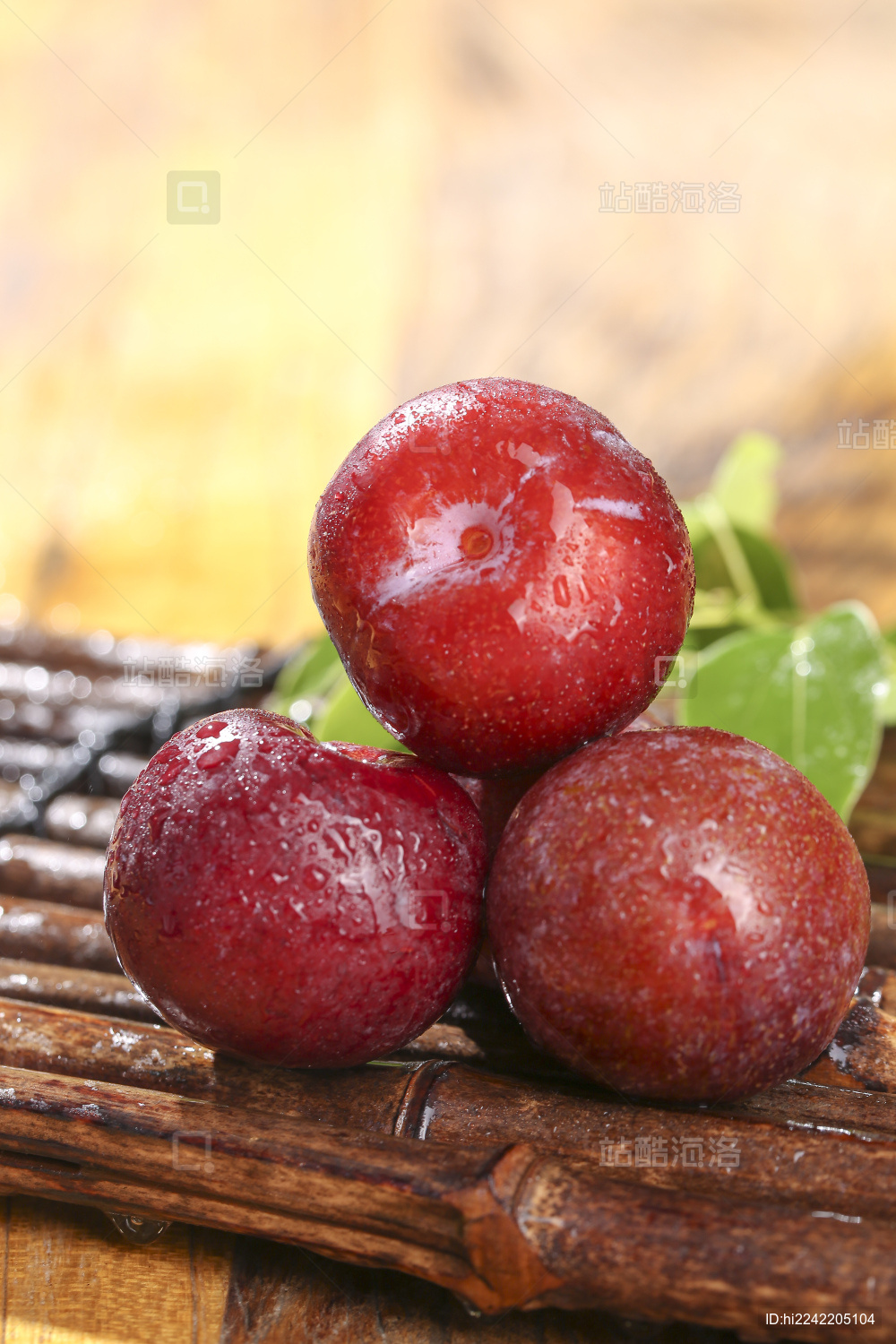 木底上的红脆李