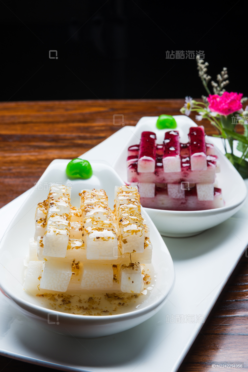 中式甜食点心桂花蓝莓山药拼盘