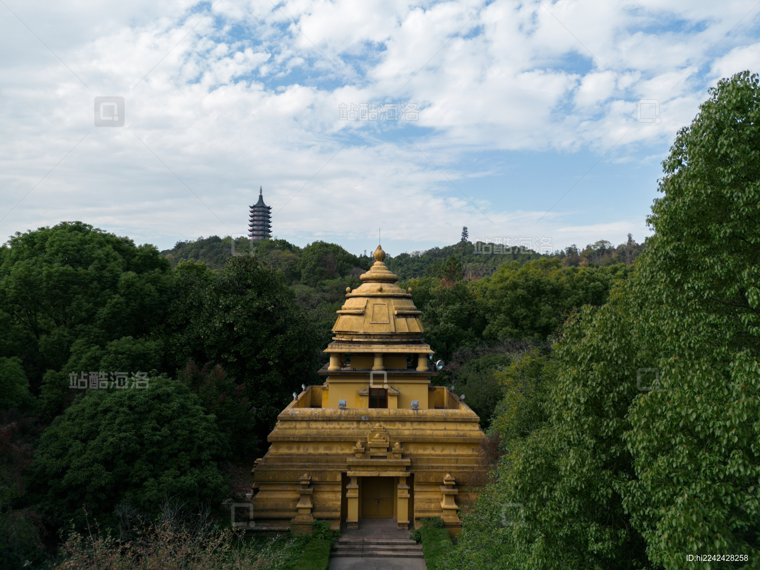 航拍视角下的杭州萧山东方文化园之金塔