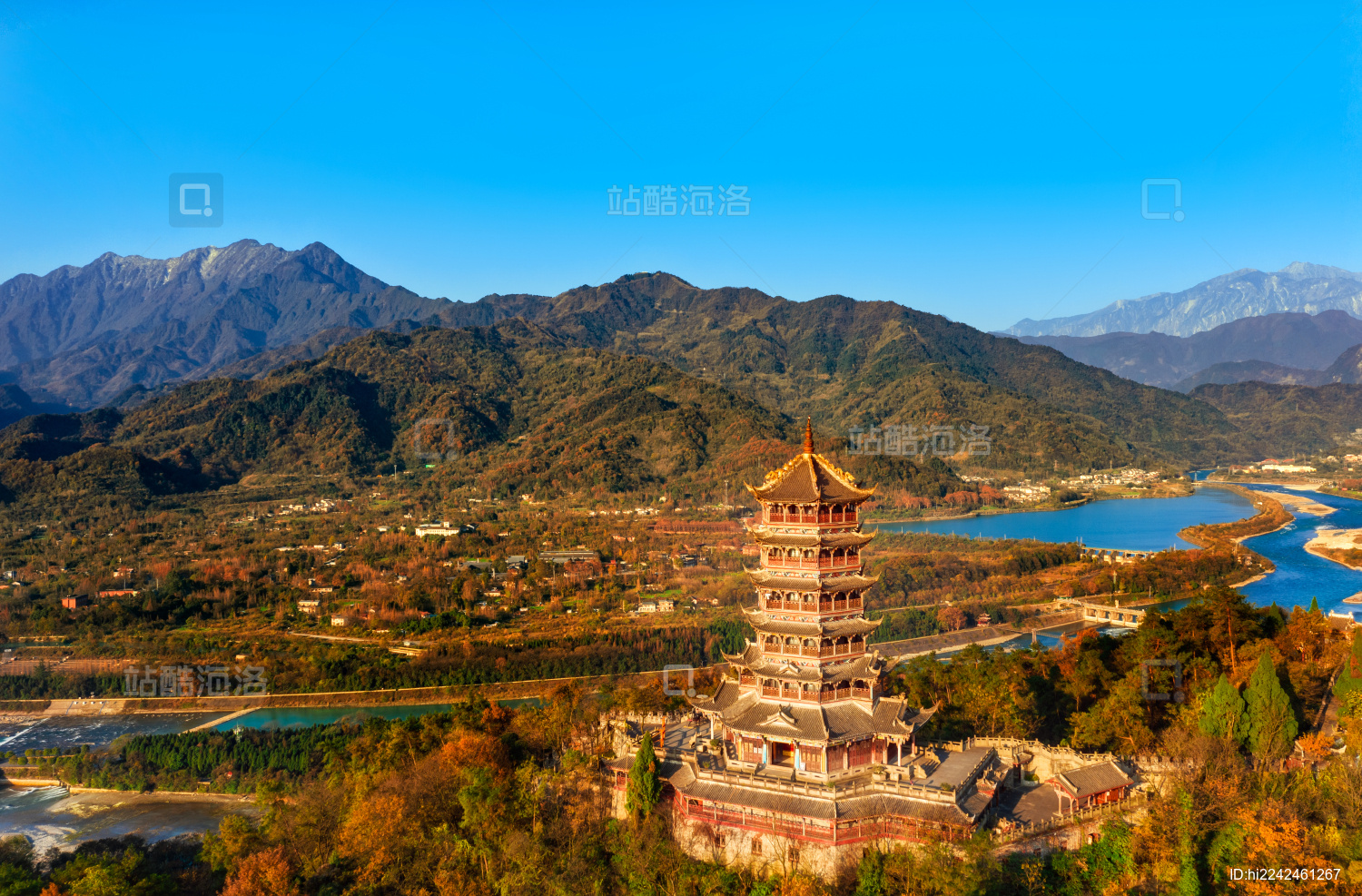 中国四川成都都江堰水利工程全景航拍图