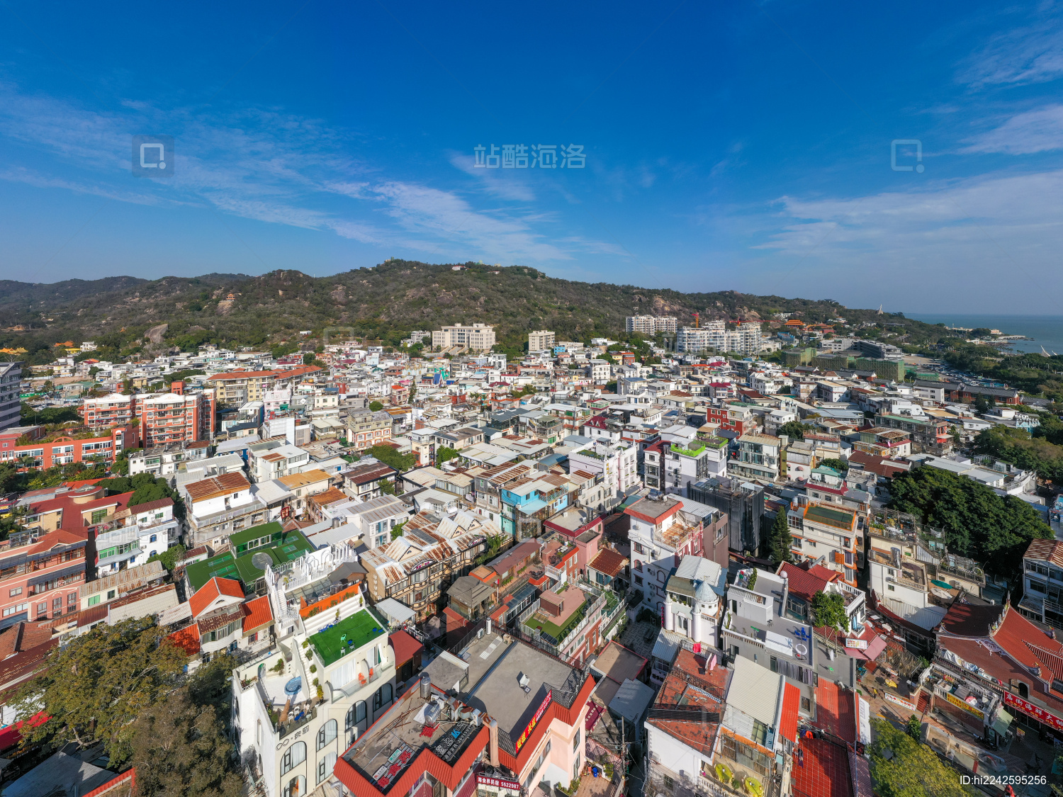 航拍福建厦门曾厝垵文创村闽南沿海小渔村