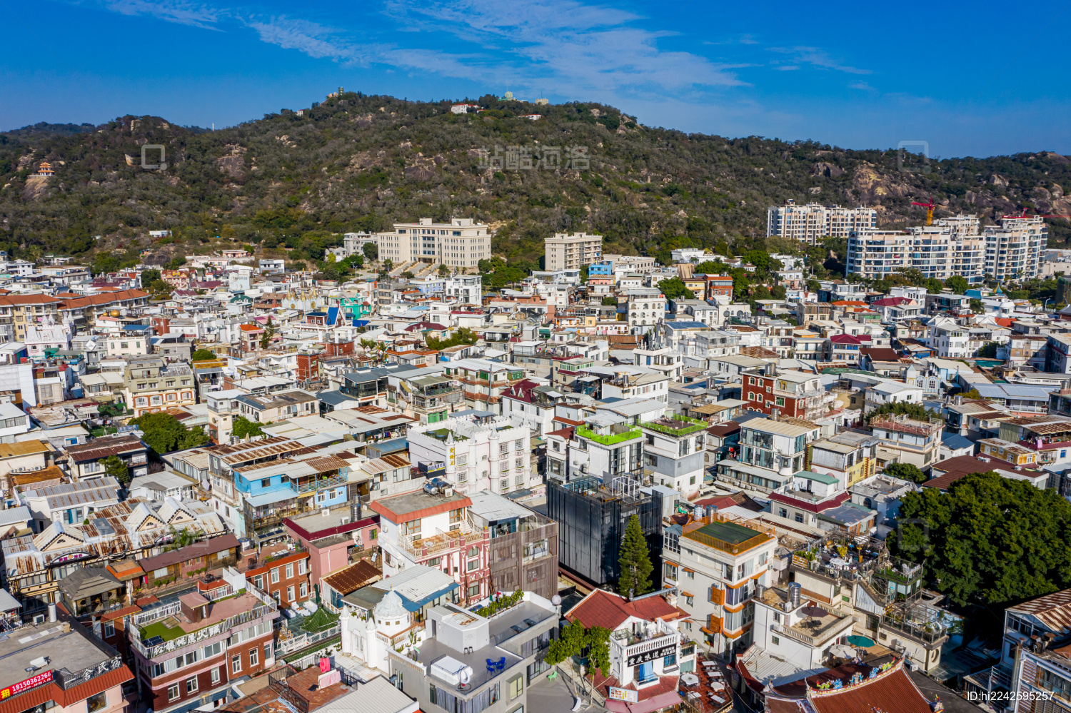 航拍福建厦门曾厝垵文创村闽南沿海小渔村