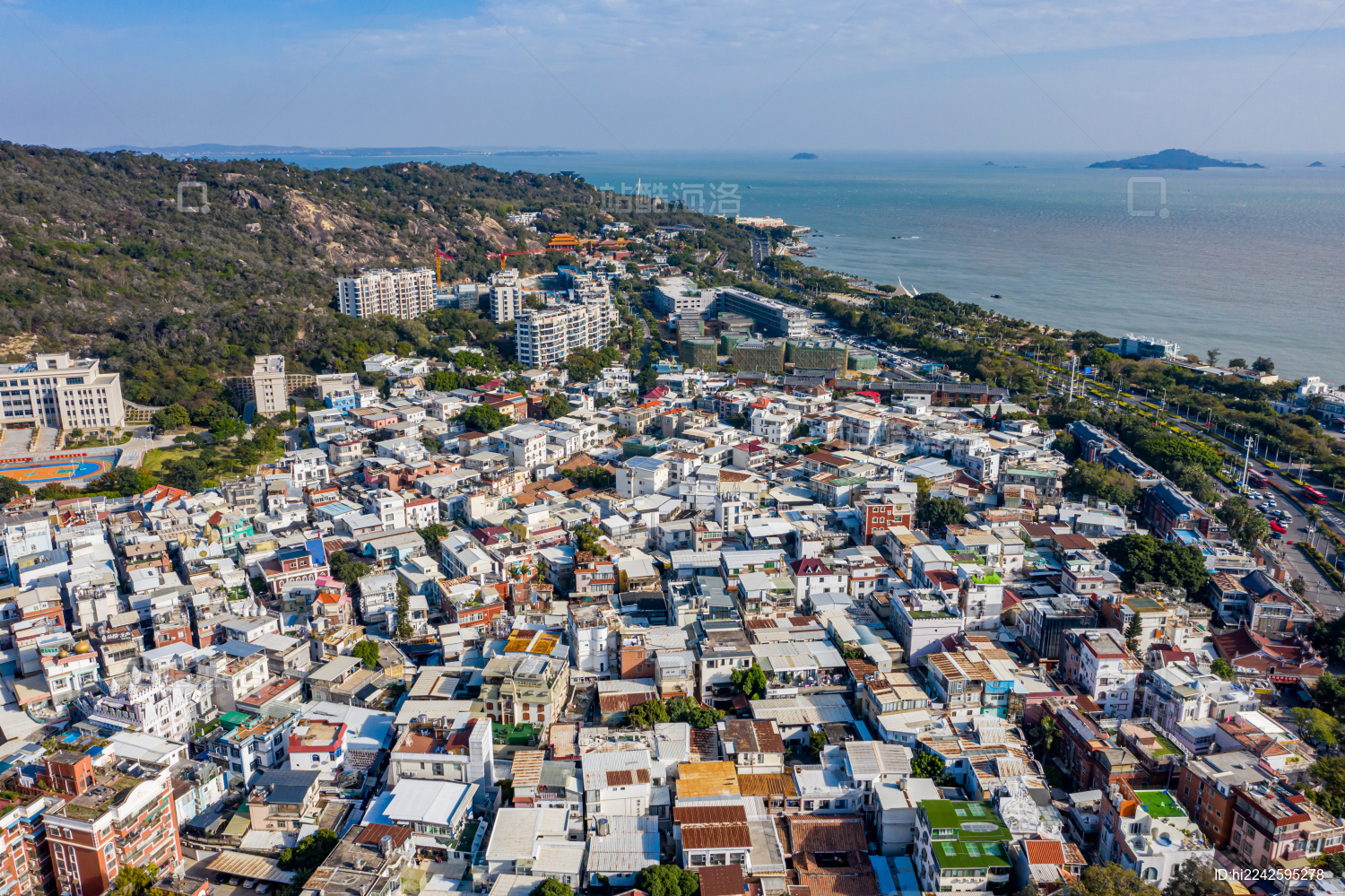 航拍福建厦门曾厝垵文创村闽南沿海小渔村