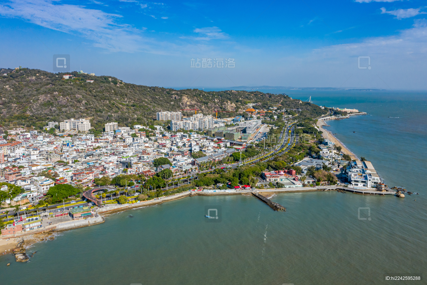 航拍福建厦门曾厝垵文创村闽南沿海小渔村