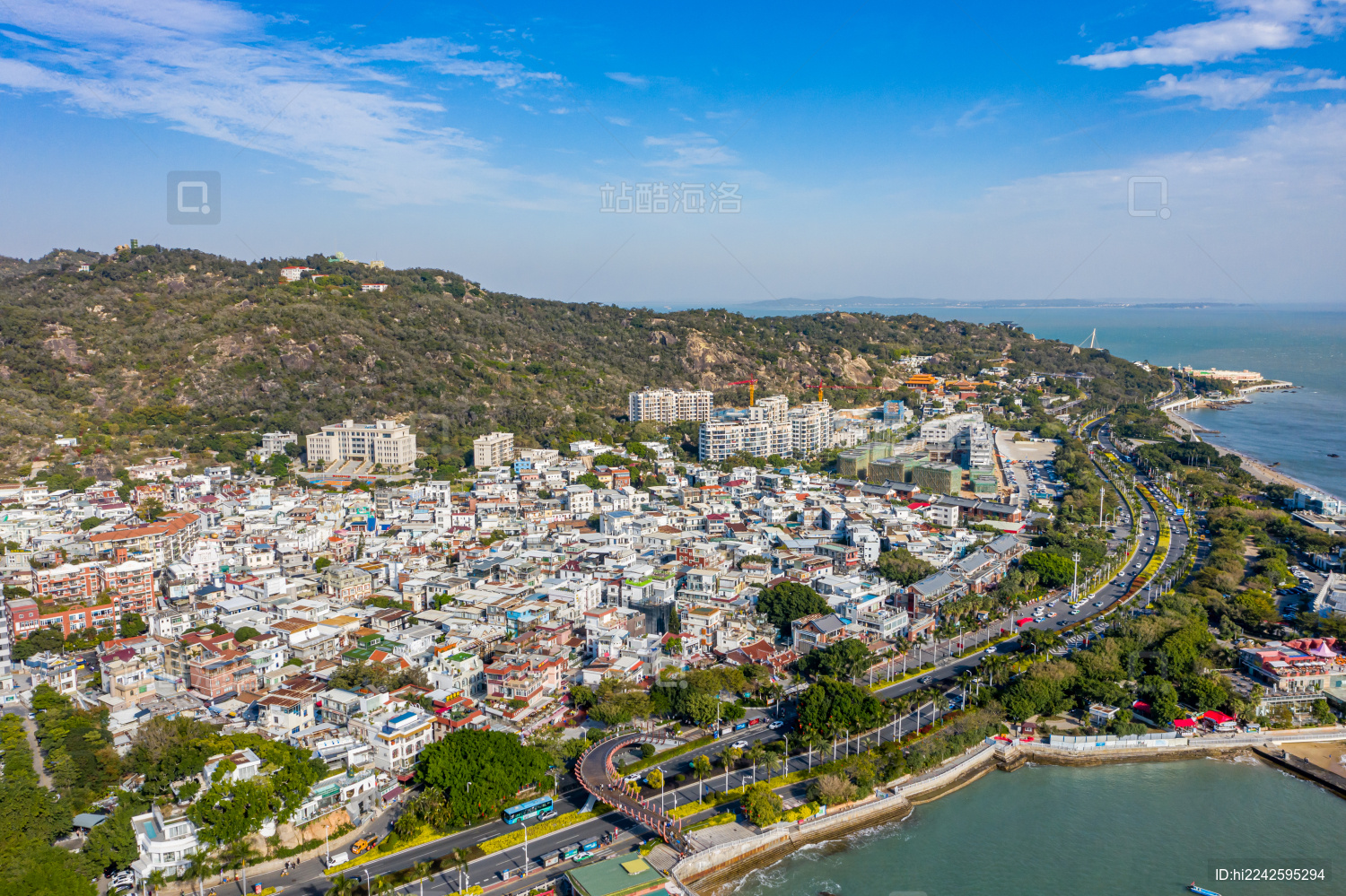 航拍福建厦门曾厝垵文创村闽南沿海小渔村