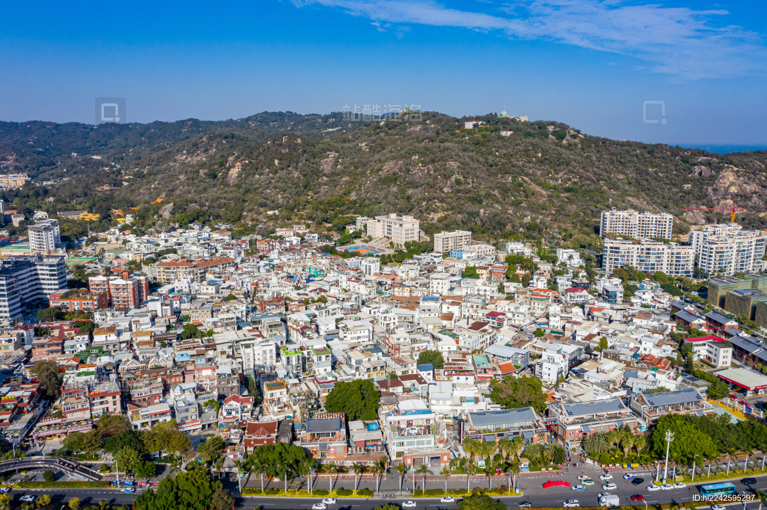 航拍福建厦门曾厝垵文创村闽南沿海小渔村