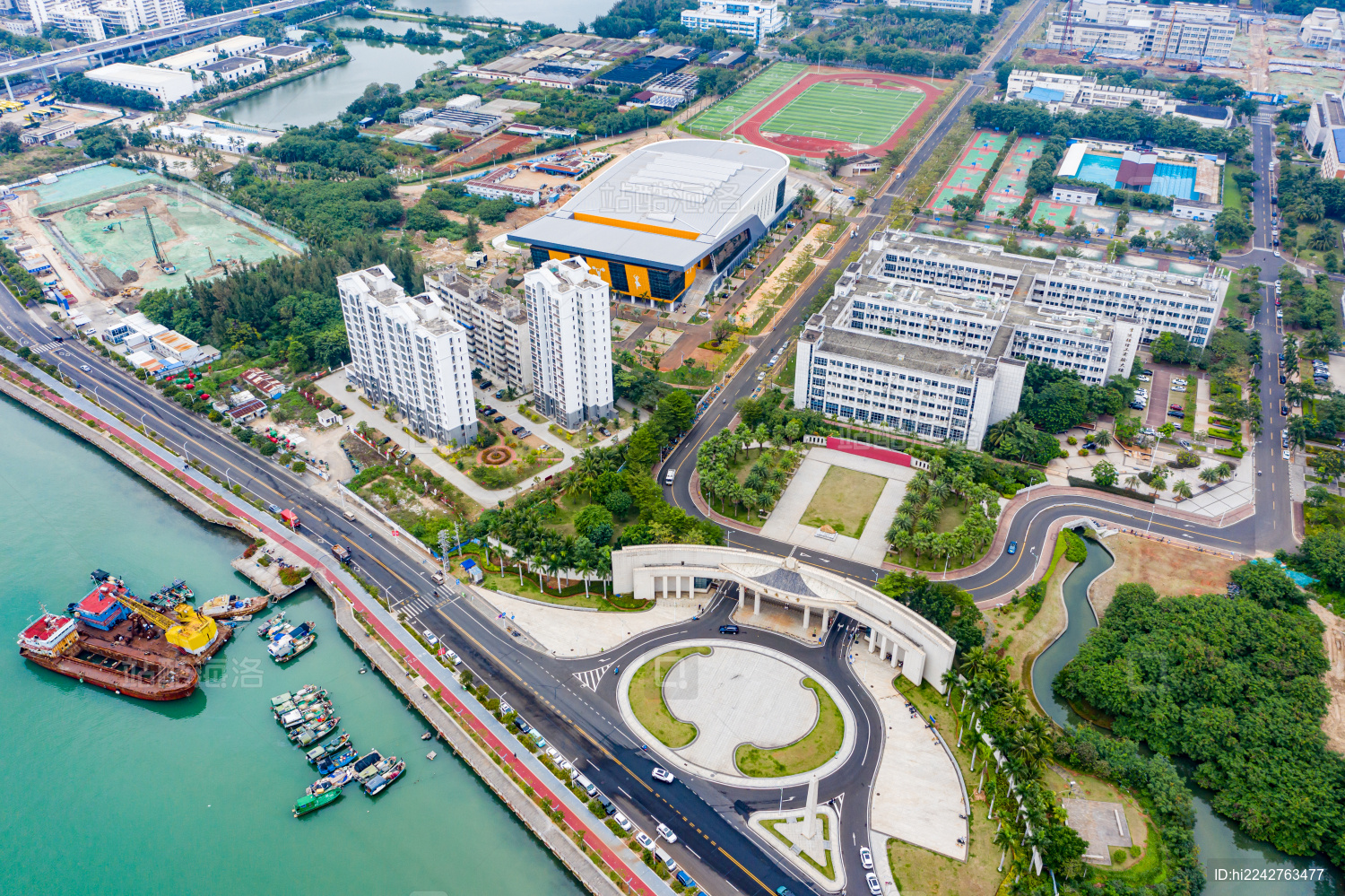 航拍海南大学海甸校区海大南门校门校园大门