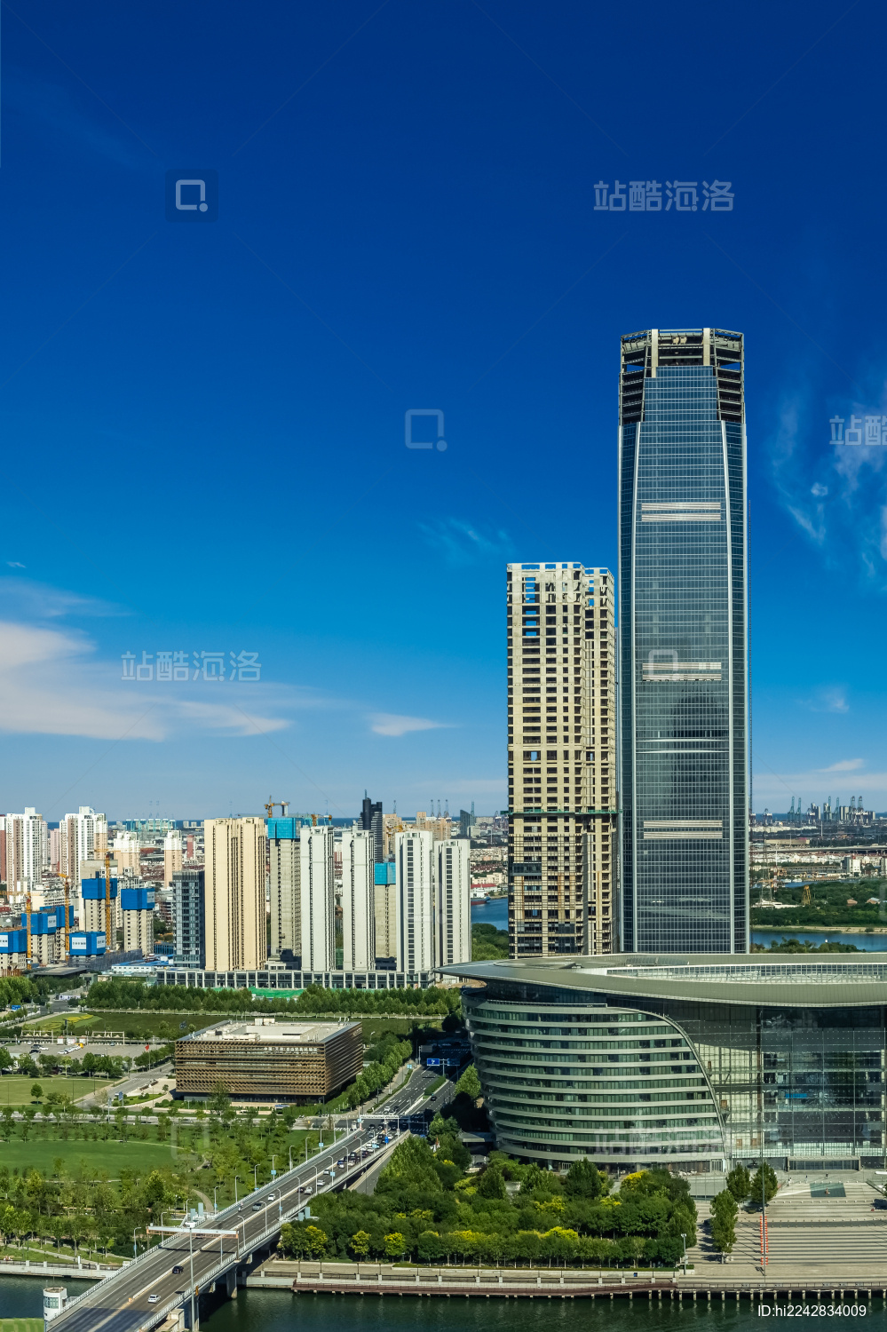 中国天津市滨海新区海河外滩高楼大厦建筑_站酷海洛_正版图片_视频