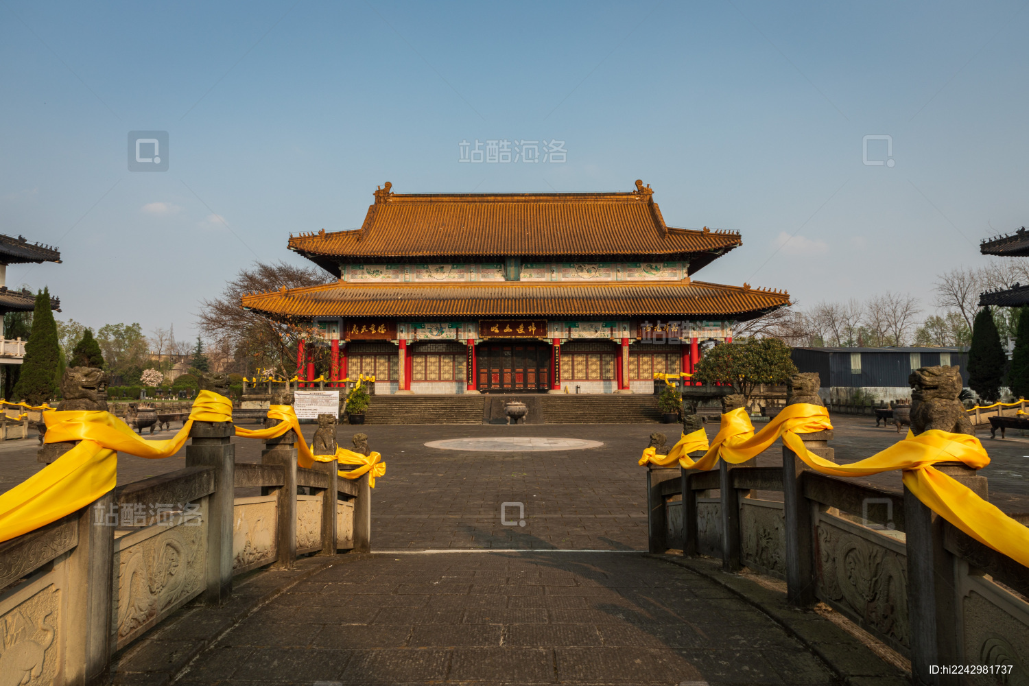 成都市新都区的宝光塔陵公墓_站酷海洛_正版图片_视频_字体_音乐素材